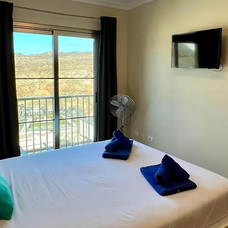 Spacious House With Pool Views And Bbq, Eternal Summer Serenity Dom wakacyjny *